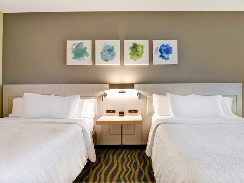 Hilton Garden Inn Bloom Scheme Mobilier d'hôtel
